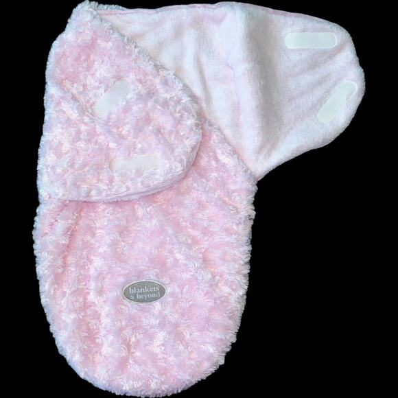 NWOT Blankets and Beyond Pink Minky Rose Swirl Swaddler Swaddle Sack Blanket - Picture 1 of 5